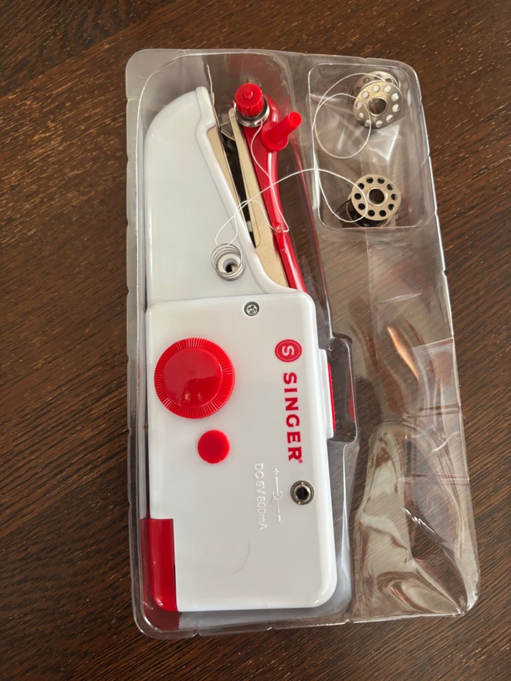 Handheld sewing machine - Picture 3 of 4
